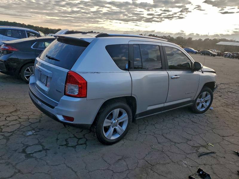 Photo 3 from auction – 2013 JEEP COMPASS LA with VIN 1C4NJCEB2DD158949