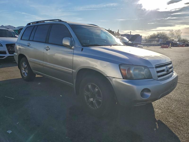 Photo 4 from auction – 2005 TOYOTA HIGHLANDER with VIN JTEDP21A550067356