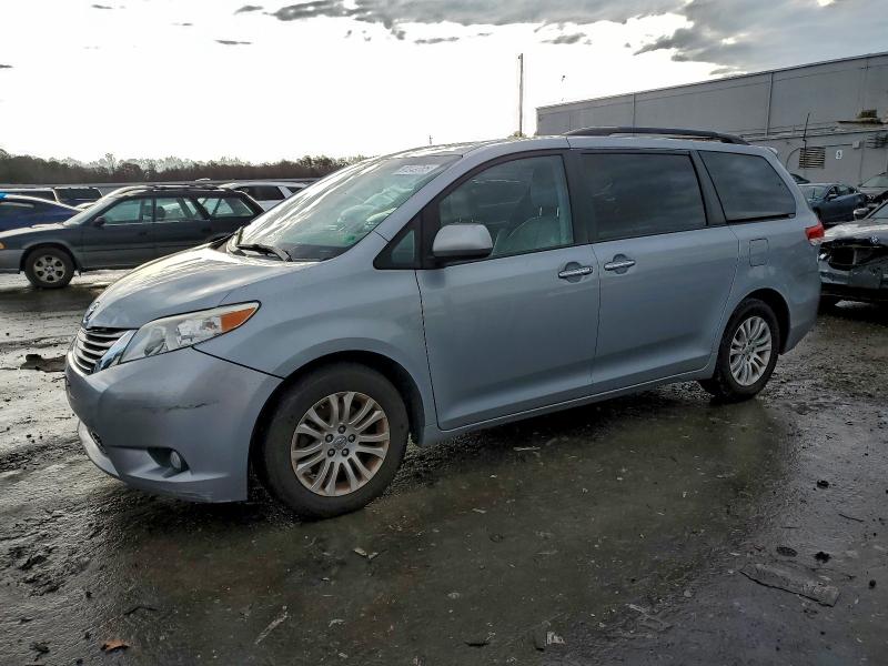 TOYOTA SIENNA XLE 2014 with VIN 5TDYK3DC4ES507118 - Photo from auction