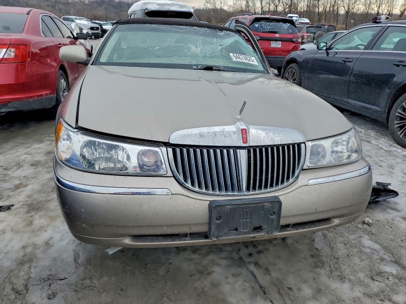 Photo 5 from auction – 2000 LINCOLN TOWN CAR E with VIN 1LNHM81W2YY923825