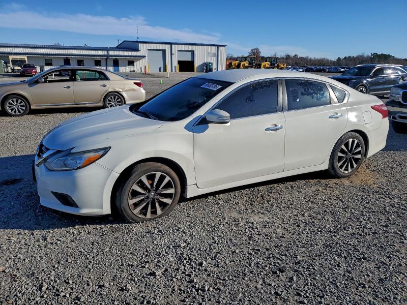 NISSAN ALTIMA 2.5 2018 with VIN 1N4AL3AP2JC148181 - Photo from auction