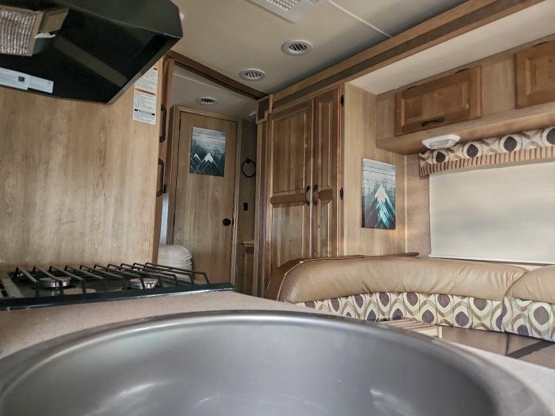 Photo 6 from auction – 2014 COACH MOTOR HOME with VIN WDAPF4CC3E9573426