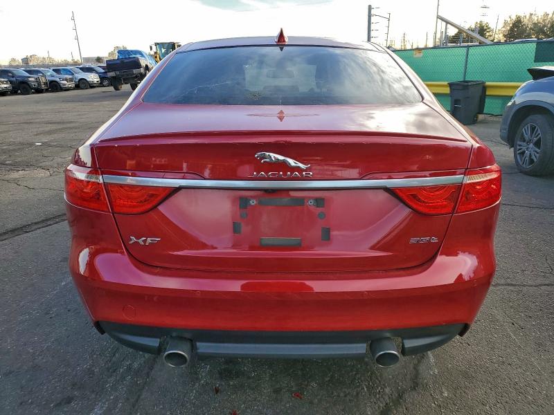 Photo 6 from auction – 2017 JAGUAR XF with VIN SAJBF4BVXHCY27622