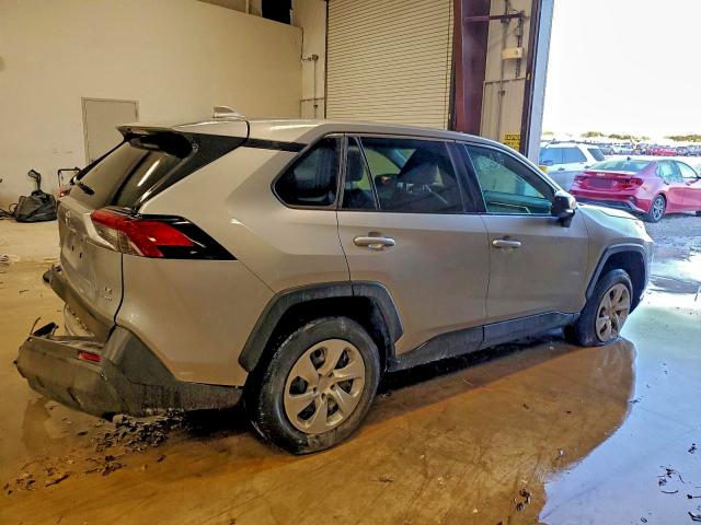 Photo 3 from auction – 2023 TOYOTA RAV4 with VIN 2T3F1RFV2PW371911