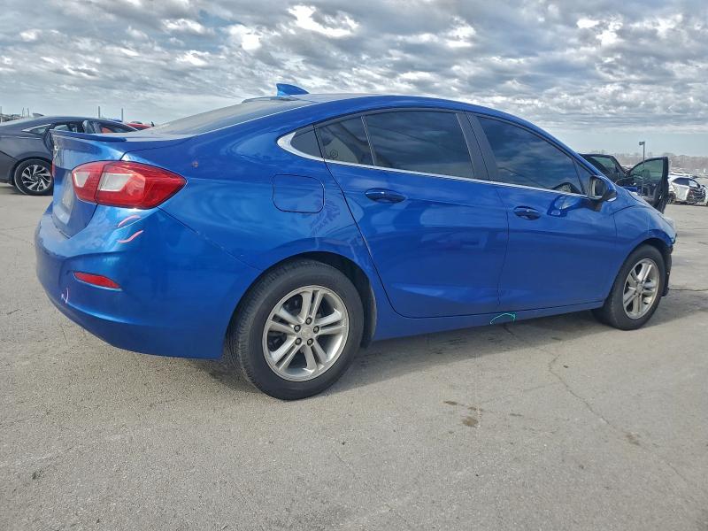 Photo 3 from auction – 2018 CHEVROLET CRUZE with VIN 1G1BE5SM7J7235570