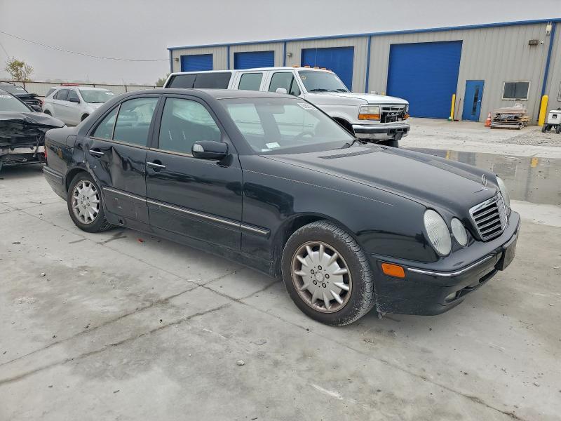 Photo 4 from auction – 2000 MERCEDES-BENZ E 320 with VIN WDBJF65J6YB142049