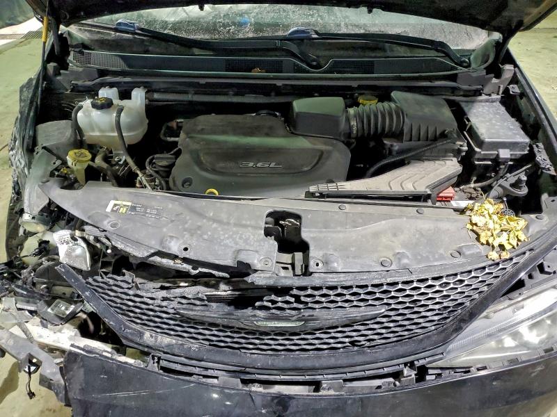 Photo 12 from auction – 2018 CHRYSLER PACIFICA T with VIN 2C4RC1FG5JR226888