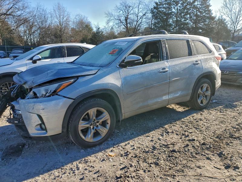 TOYOTA HIGHLANDER 2018 with VIN 5TDDZRFH5JS852724 - Photo from auction