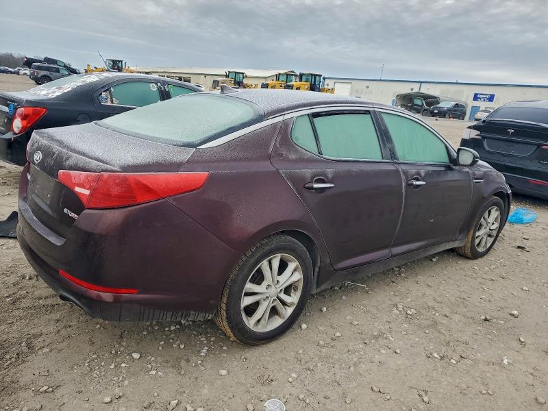 Photo 3 from auction – 2012 KIA OPTIMA EX with VIN 5XXGN4A79CG018017