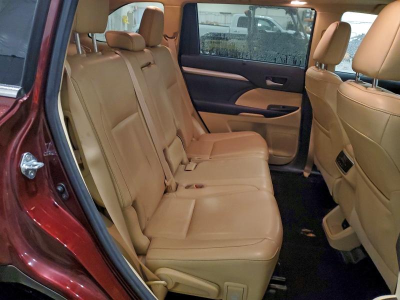 Фото 11 с аукциона – 2016 TOYOTA HIGHLANDER с VIN 5TDJKRFH3GS296204