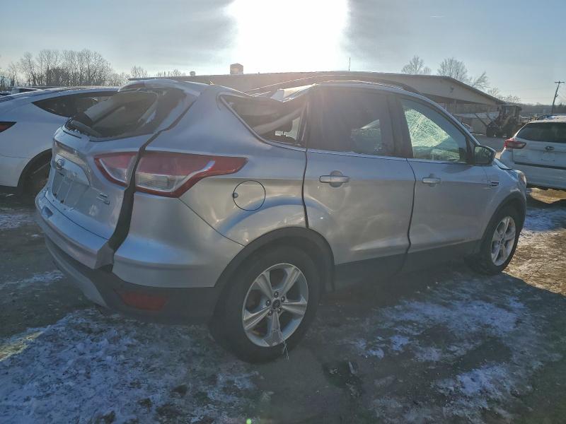 Photo 3 from auction – 2016 FORD ESCAPE SE with VIN 1FMCU9GX2GUA00993