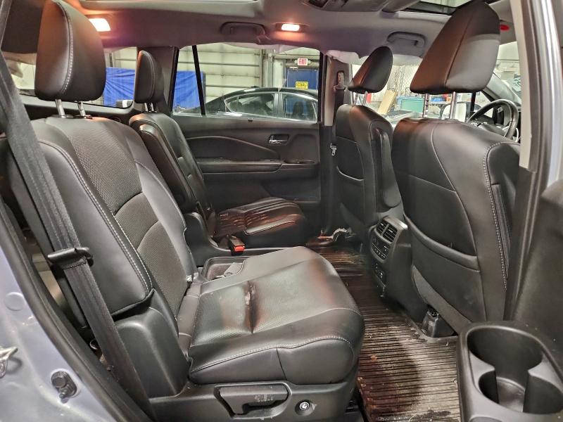 Photo 11 from auction – 2017 HONDA PILOT TOUR with VIN 5FNYF6H98HB509533