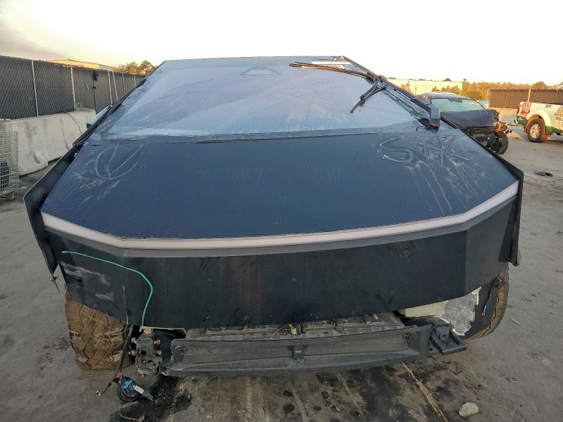 Photo 5 from auction – 2024 TESLA CYBERTRUCK with VIN 7G2CEHED9RA011760