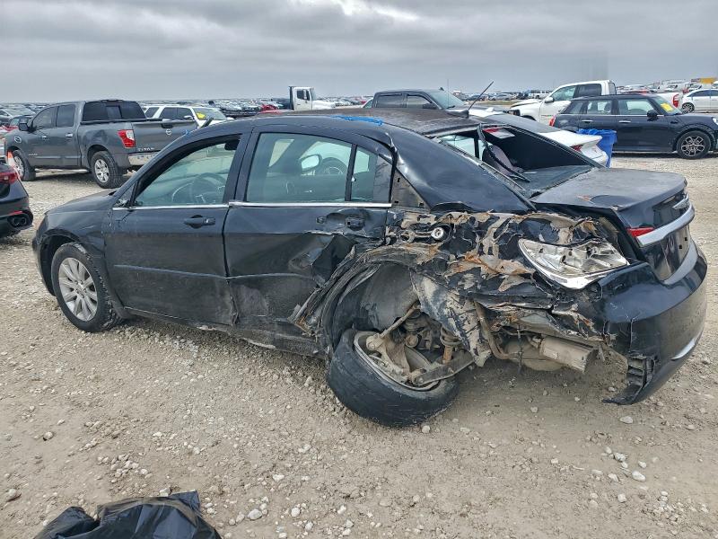 Photo 2 from auction – 2013 CHRYSLER 200 TOURIN with VIN 1C3CCBBB7DN557578