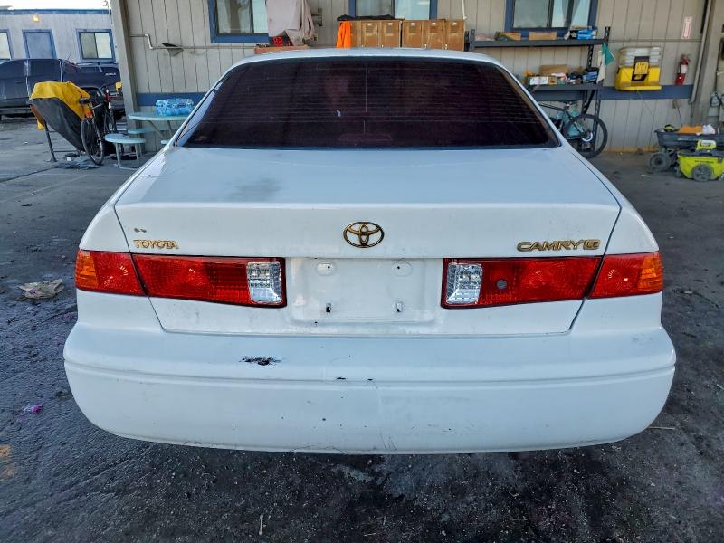 Photo 6 from auction – 2000 TOYOTA CAMRY CE with VIN JT2BG22K5Y0489367