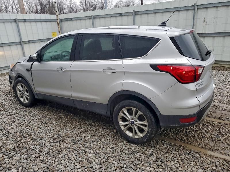Photo 2 from auction – 2019 FORD ESCAPE SE with VIN 1FMCU0GD3KUB64425