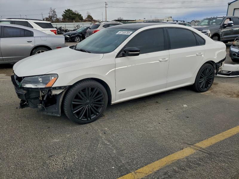 VOLKSWAGEN PASSAT SE 2015 with VIN 1VWBS7A35FC077410 - Photo from auction