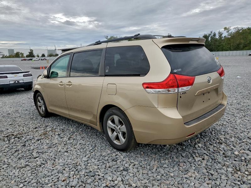 Photo 2 from auction – 2013 TOYOTA SIENNA LE with VIN 5TDKK3DC2DS322022