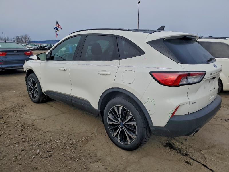 Photo 2 from auction – 2021 FORD ESCAPE SE with VIN 1FMCU9BZ1MUB24032