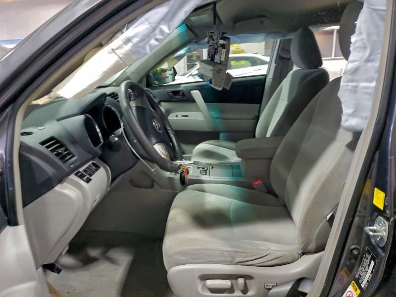 Фото 7 с аукциона – 2010 TOYOTA HIGHLANDER с VIN 5TDBK3EH5AS030659
