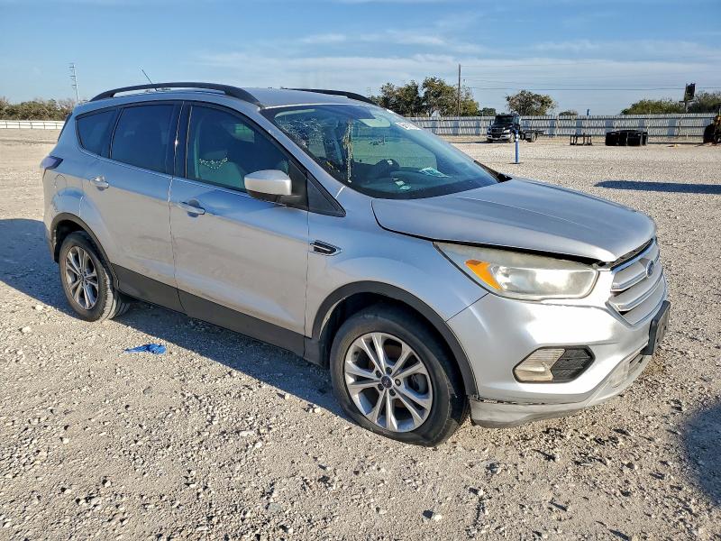 Photo 4 from auction – 2018 FORD ESCAPE SE with VIN 1FMCU0GDXJUA96994