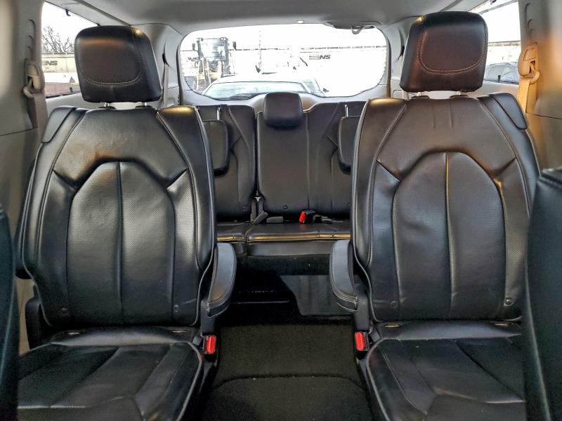 Photo 10 from auction – 2017 CHRYSLER PACIFICA L with VIN 2C4RC1GGXHR803889