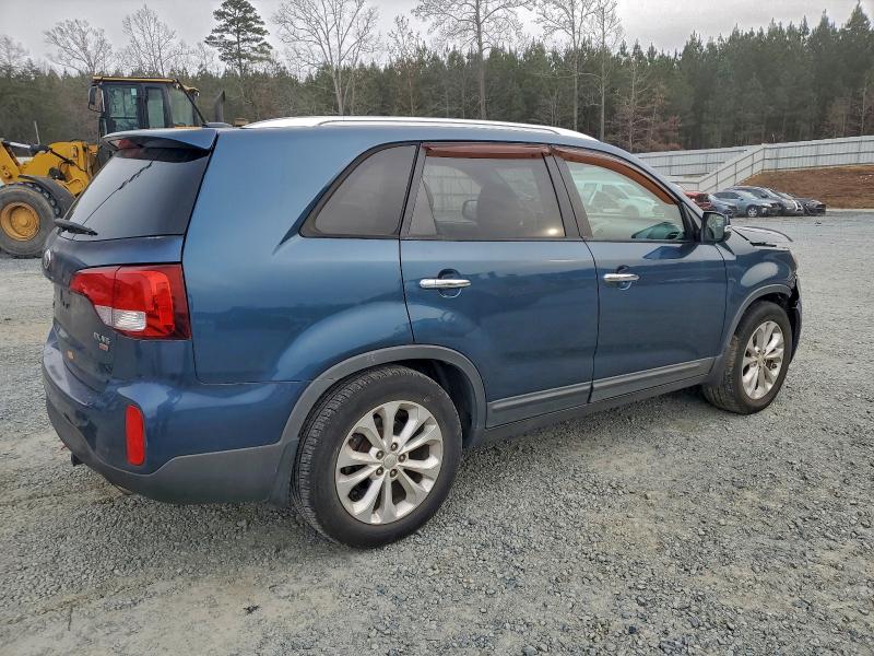 Photo 3 from auction – 2014 KIA SORENTO EX with VIN 5XYKU4A7XEG485443