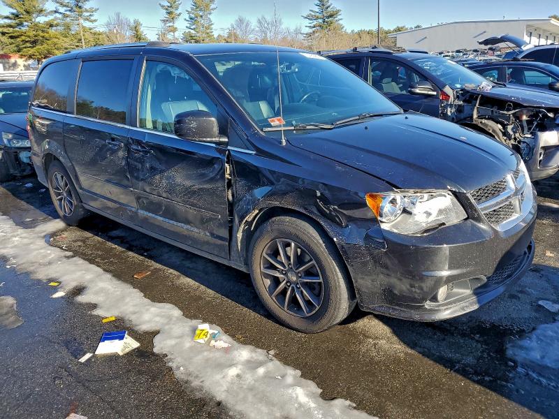 صورة رقم 4 من المزاد - 2017 DODGE GRAND CARA مع VIN 2C4RDGCG2HR596310