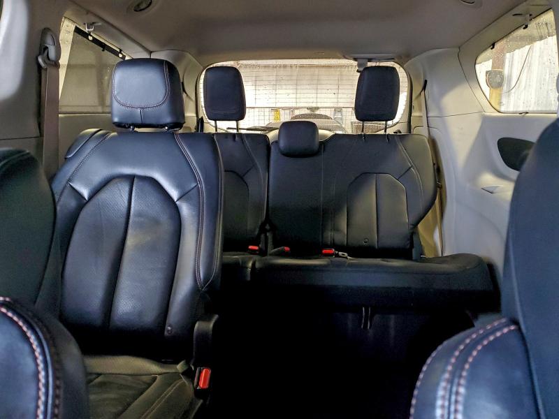Photo 10 from auction – 2018 CHRYSLER PACIFICA with VIN 2C4RC1BG7JR253984