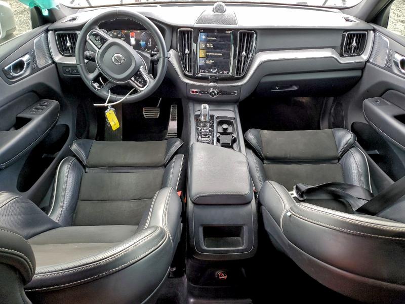 Photo 8 from auction – 2019 VOLVO XC60 with VIN LYVBR0DM2KB283812