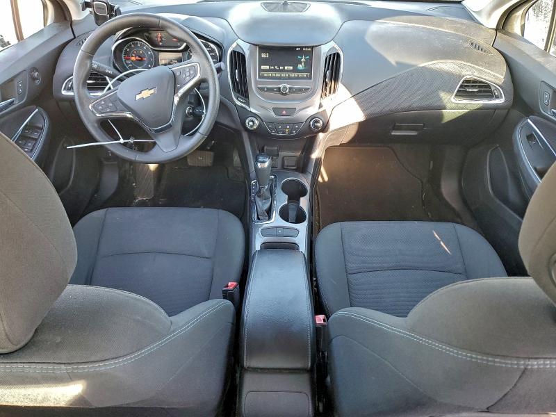 Photo 8 from auction – 2018 CHEVROLET CRUZE LT with VIN 1G1BE5SM4J7200419