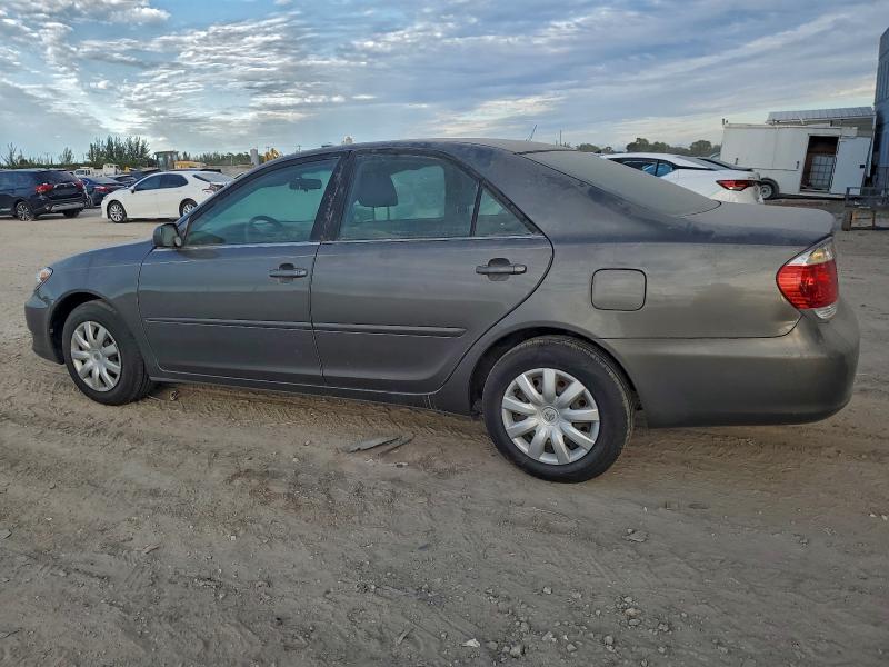 Photo 2 from auction – 2005 TOYOTA CAMRY LE with VIN 4T1BE32K75U561611