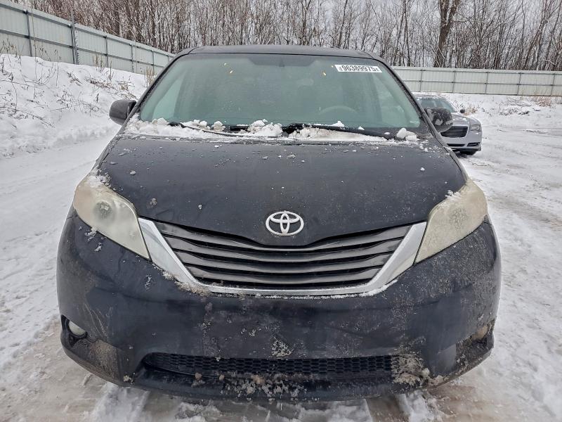Photo 5 from auction – 2011 TOYOTA SIENNA XLE with VIN 5TDYK3DC4BS012915