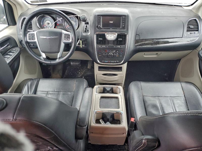 Photo 8 from auction – 2013 CHRYSLER TOWN & COU with VIN 2C4RC1BG4DR605200