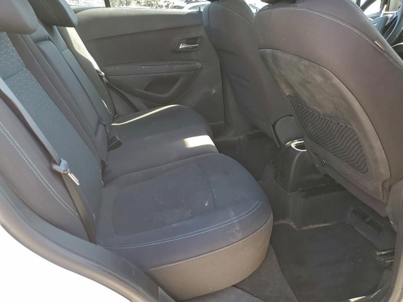 Photo 11 from auction – 2015 CHEVROLET TRAX 1LS with VIN KL7CJPSB9FB132444