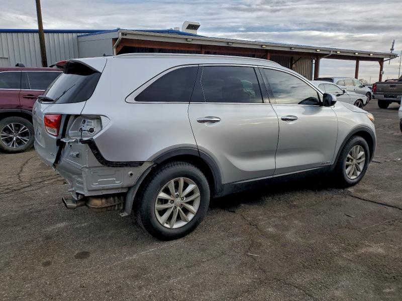 Photo 3 from auction – 2017 KIA SORENTO LX with VIN 5XYPGDA54HG314963