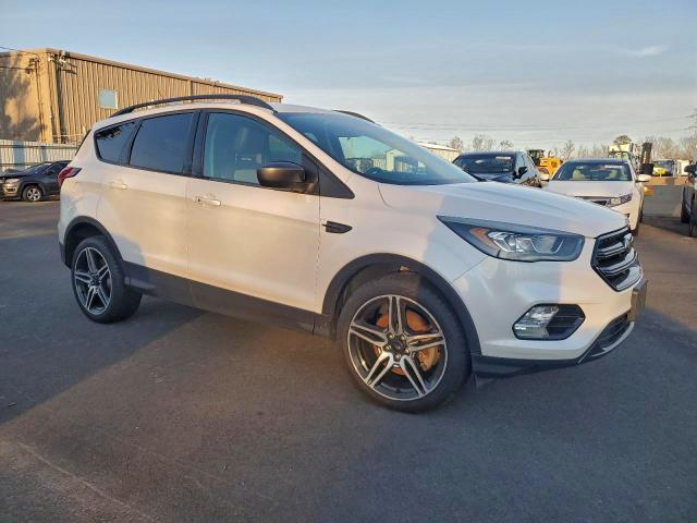 Photo 4 from auction – 2019 FORD ESCAPE SEL with VIN 1FMCU9HD3KUC43659