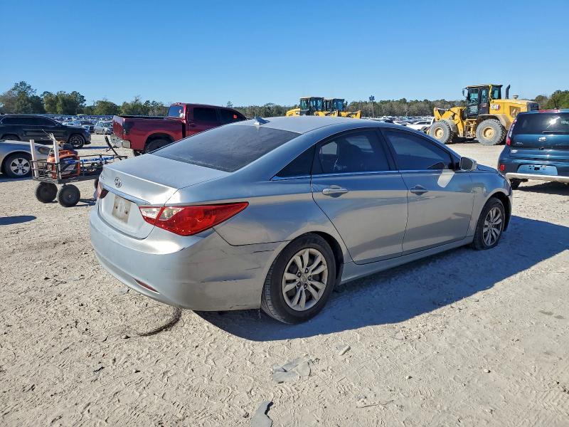 Photo 3 from auction – 2011 HYUNDAI SONATA GLS with VIN 5NPEB4AC3BH180192