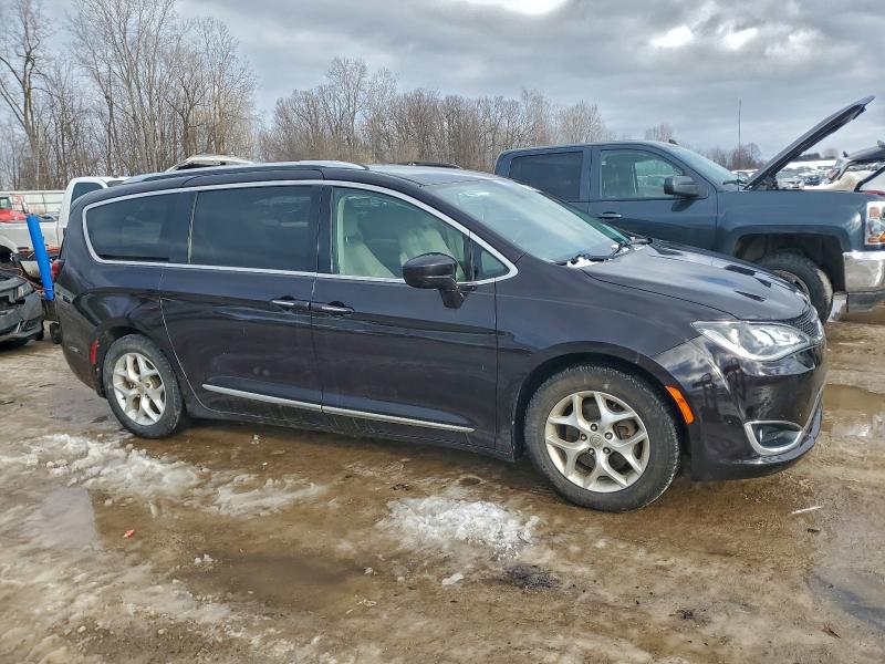 Photo 4 from auction – 2018 CHRYSLER PACIFICA T with VIN 2C4RC1EG9JR187174