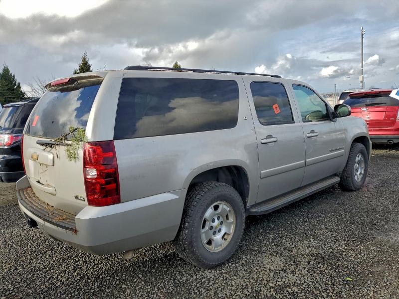 Photo 3 from auction – 2007 CHEVROLET SUBURBAN C with VIN 1GNFC16087J294130
