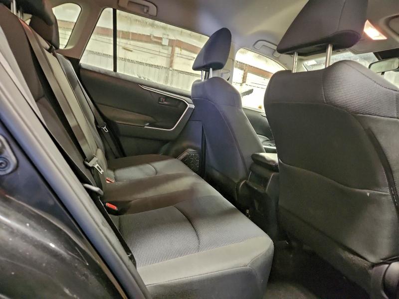 Photo 11 from auction – 2019 TOYOTA RAV4 LE with VIN JTMG1RFVXKD033117
