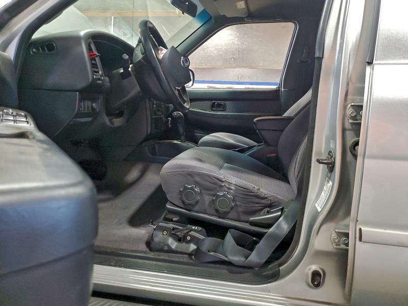 Photo 7 from auction – 2002 NISSAN PATHFINDER with VIN JN8DR09X02W660874