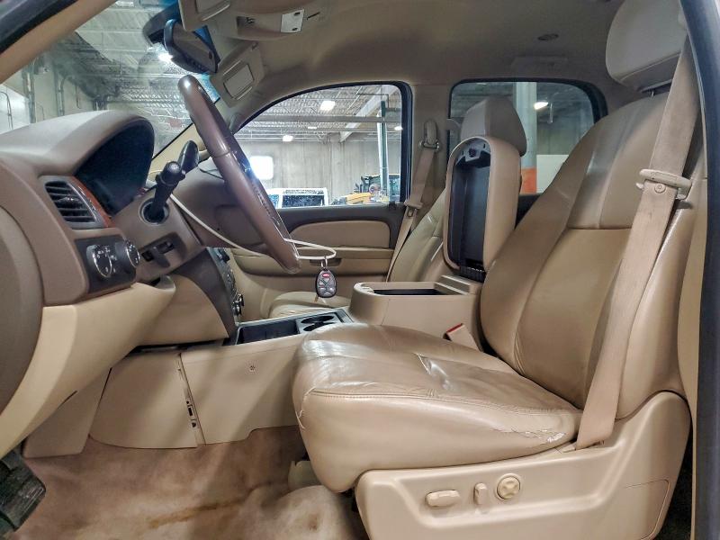 Photo 7 from auction – 2008 GMC YUKON with VIN 1GKFK13078J222583