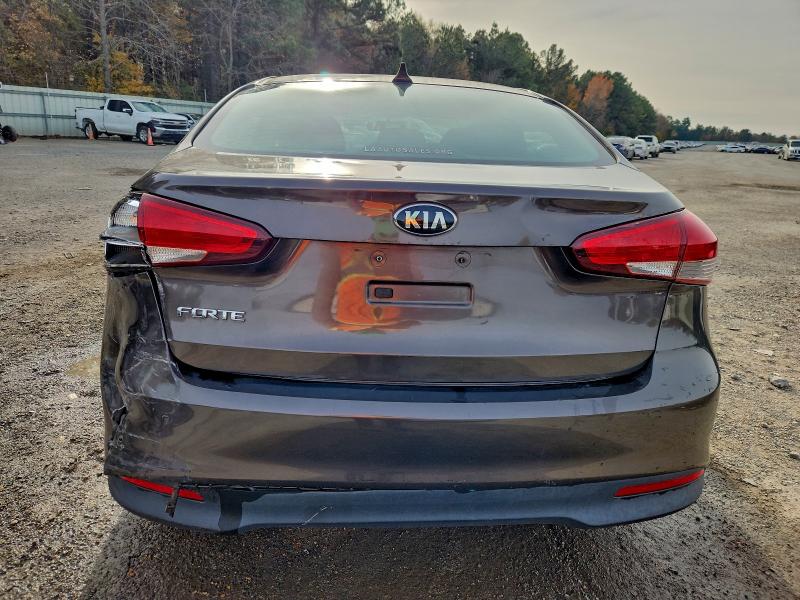 Photo 6 from auction – 2017 KIA FORTE LX with VIN 3KPFK4A77HE067074