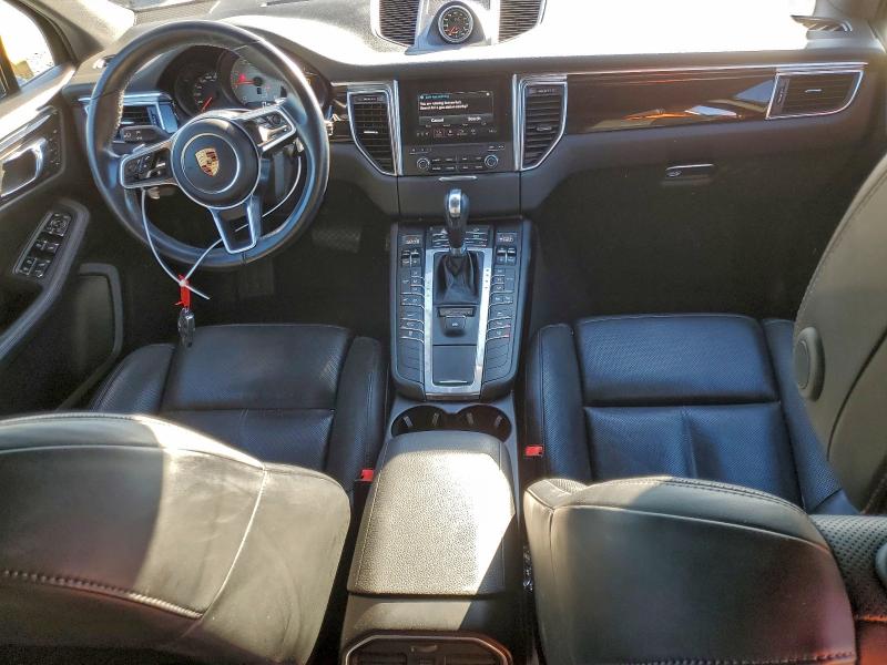 Photo 8 from auction – 2018 PORSCHE MACAN with VIN WP1AB2A55JLB32884