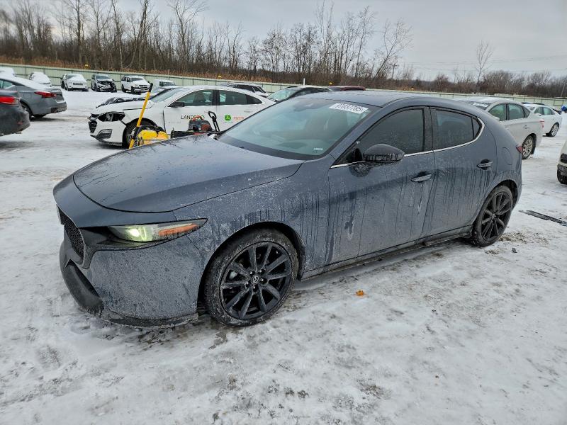 MAZDA 3 2021 مع رقم تعريف المركبة JM1BPBJY3M1335063 - صورة من المزاد