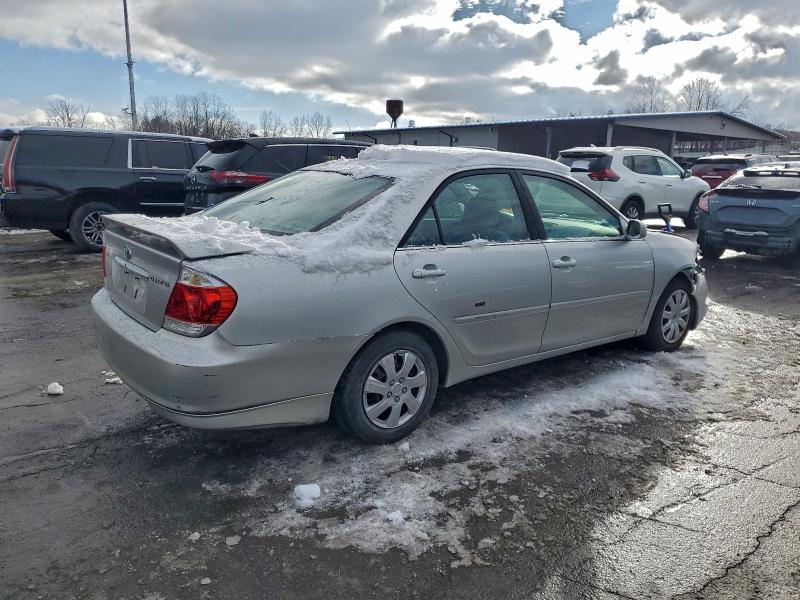 Photo 3 from auction – 2005 TOYOTA CAMRY LE with VIN 4T1BE32K35U555580