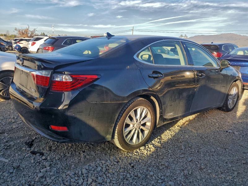 Photo 3 from auction – 2013 LEXUS ES 300H with VIN JTHBW1GG1D2026115