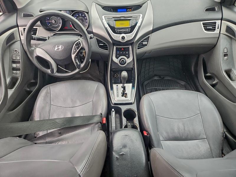 Photo 8 from auction – 2012 HYUNDAI ELANTRA GL with VIN 5NPDH4AE5CH112764