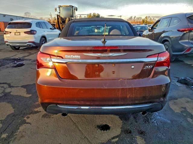 Photo 6 from auction – 2012 CHRYSLER 200 TOURIN with VIN 1C3BCBEG1CN249288